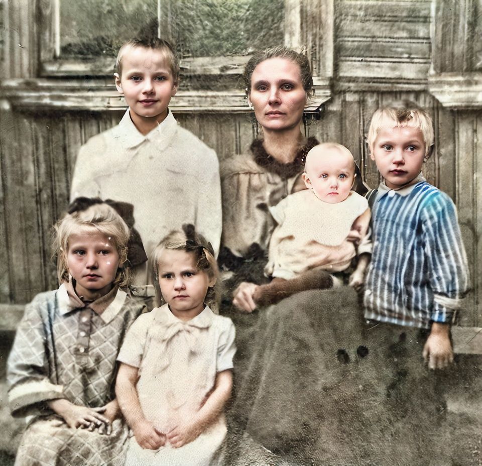 My father (blue) with sisters and mother